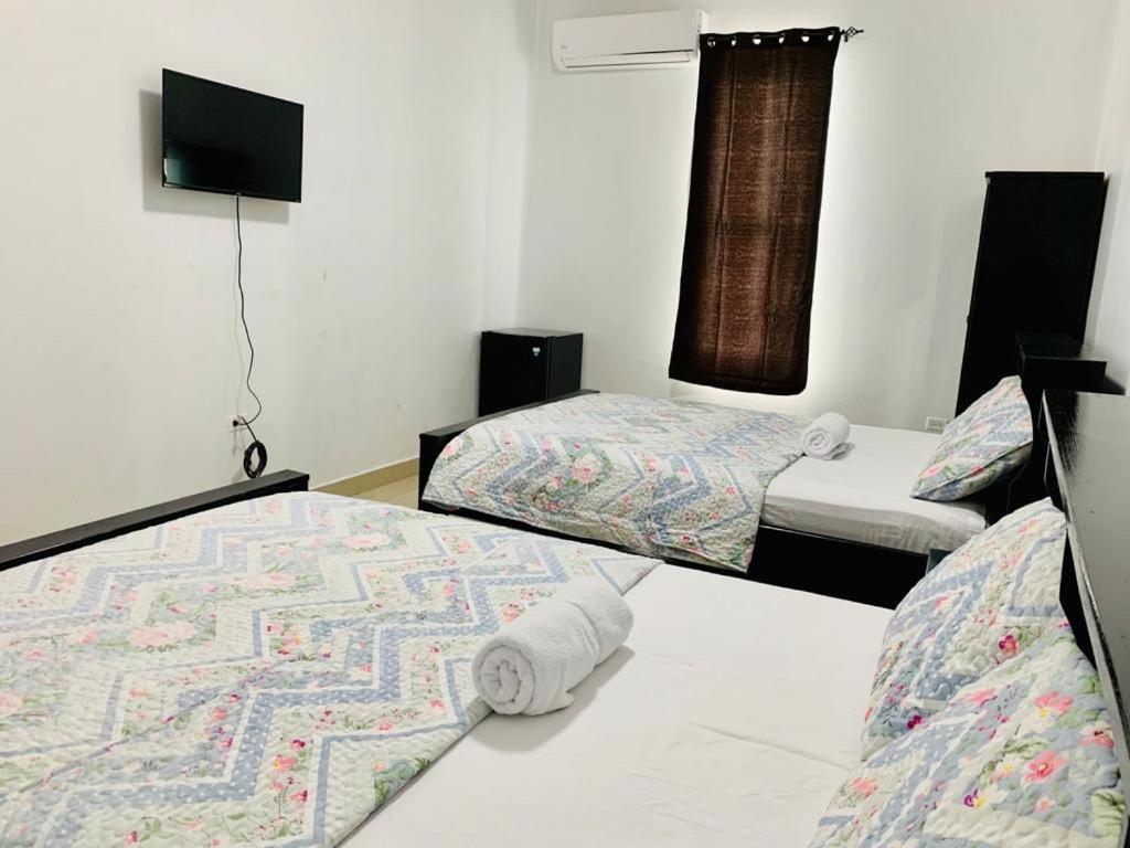 Coastal Bay Suite & Golf Cart Rental San Pedro  Eksteriør bilde